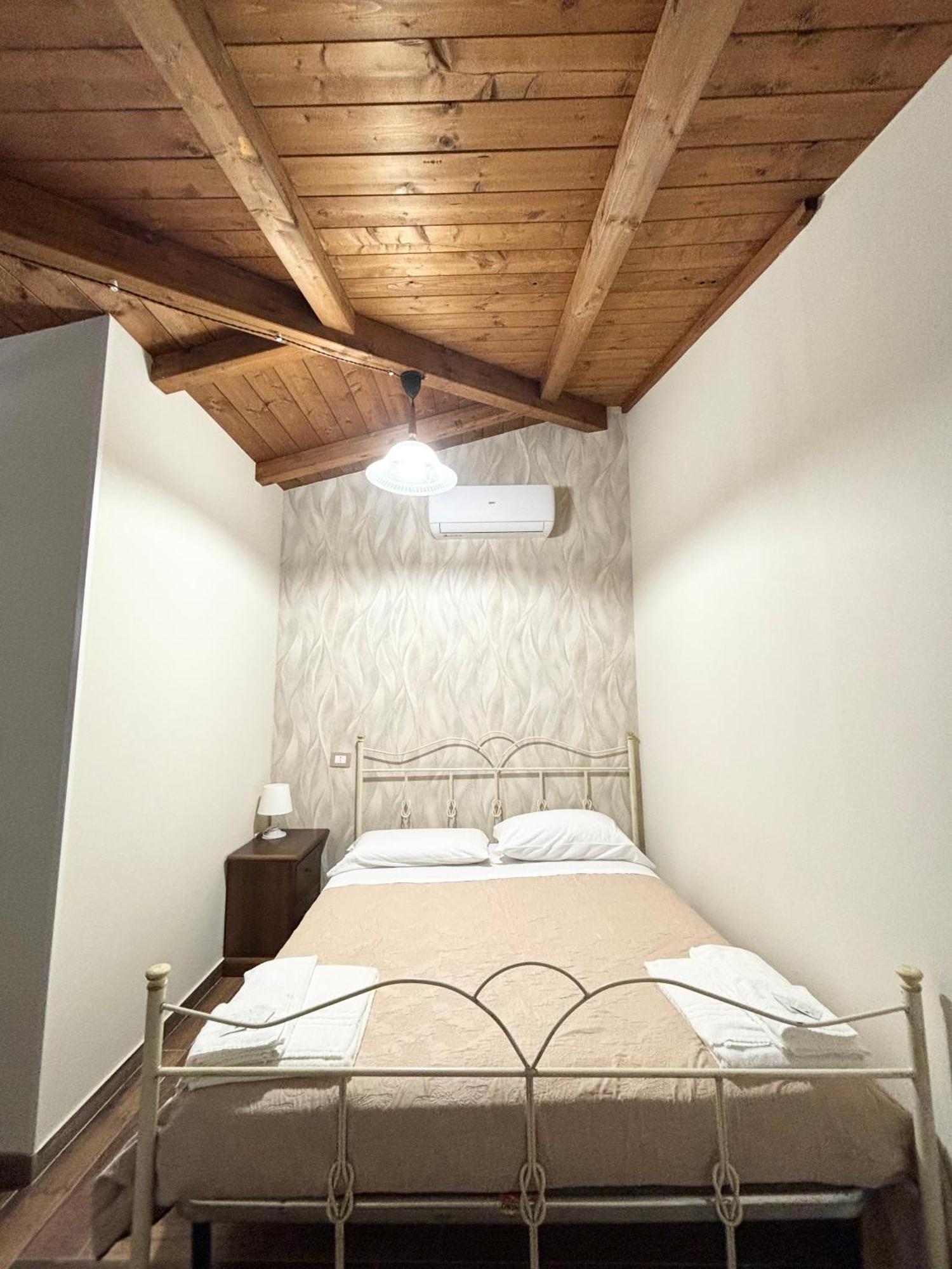 Rooms & Restaurant Il Castagneto Campagna Ngoại thất bức ảnh